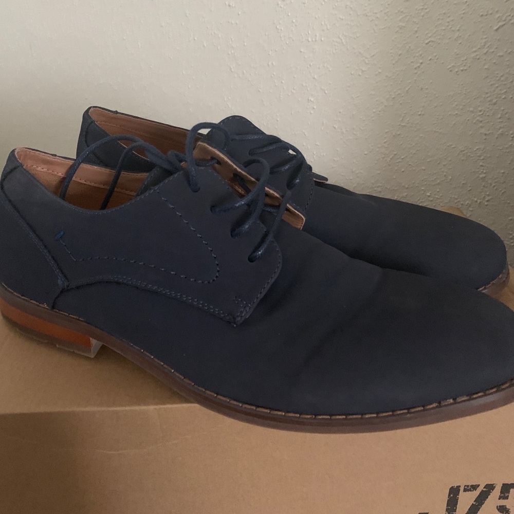 J75 Men’s Shoes size 9